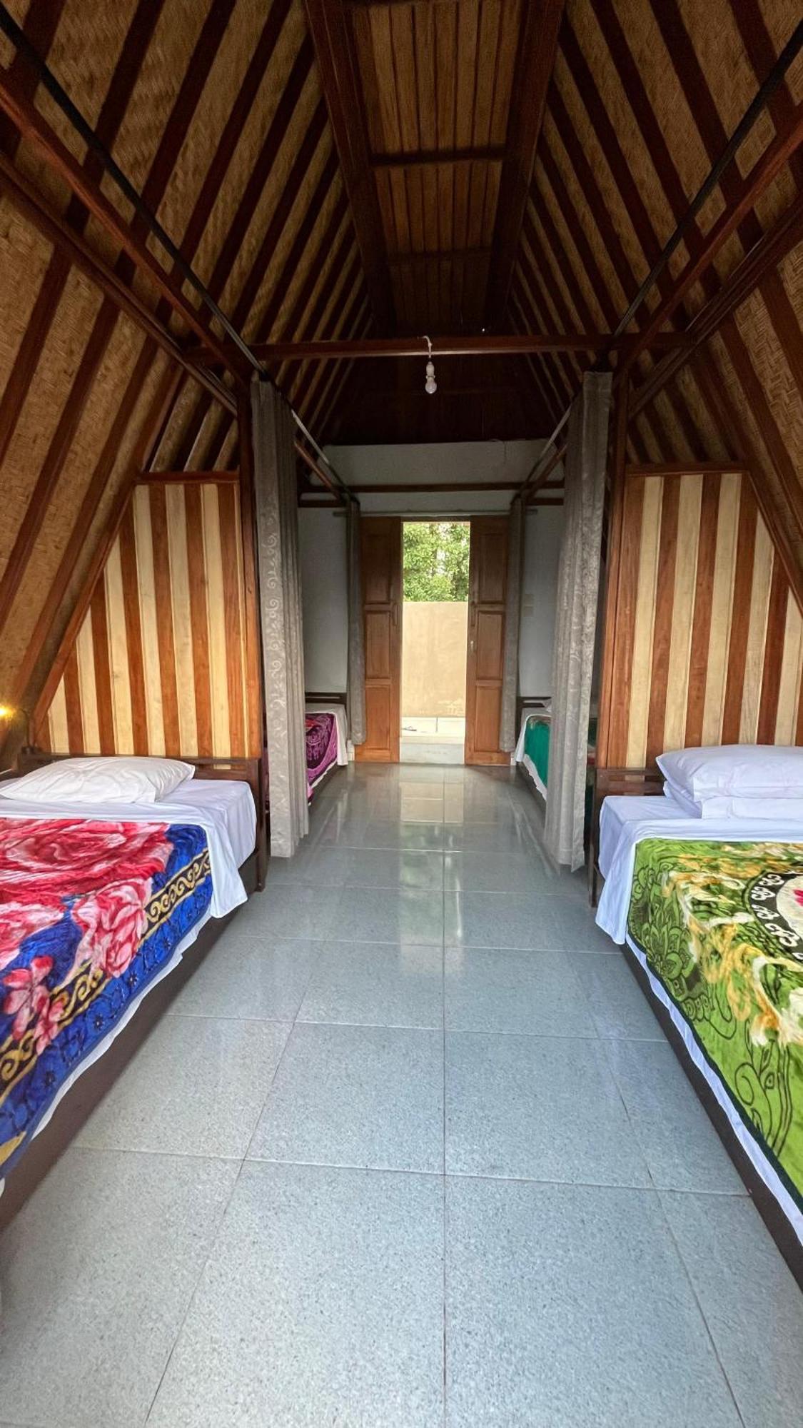 Munduk Puri Pilihani Hostel מראה חיצוני תמונה